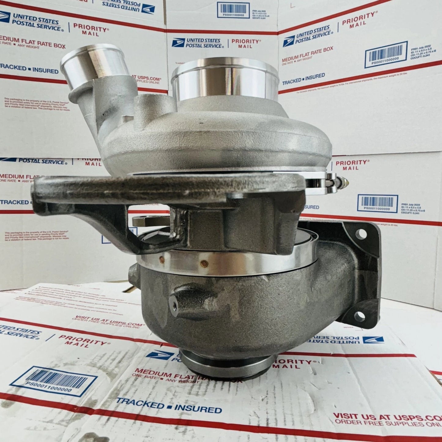 New B2UV 12639880003 12639700003 Turbo For International Navistar DT466 570 I326