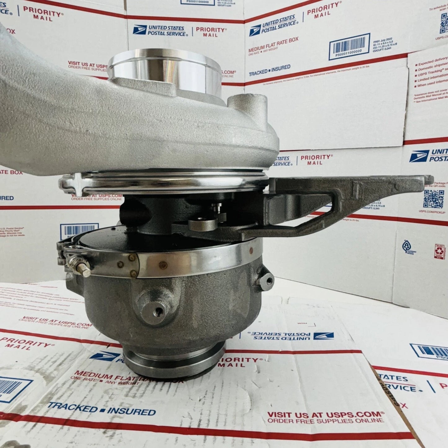 New B2UV 12639880003 12639700003 Turbo For International Navistar DT466 570 I326