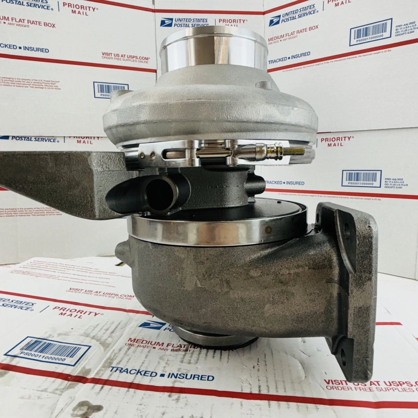 New B2UV 12639880003 12639700003 Turbo For International Navistar DT466 570 I326
