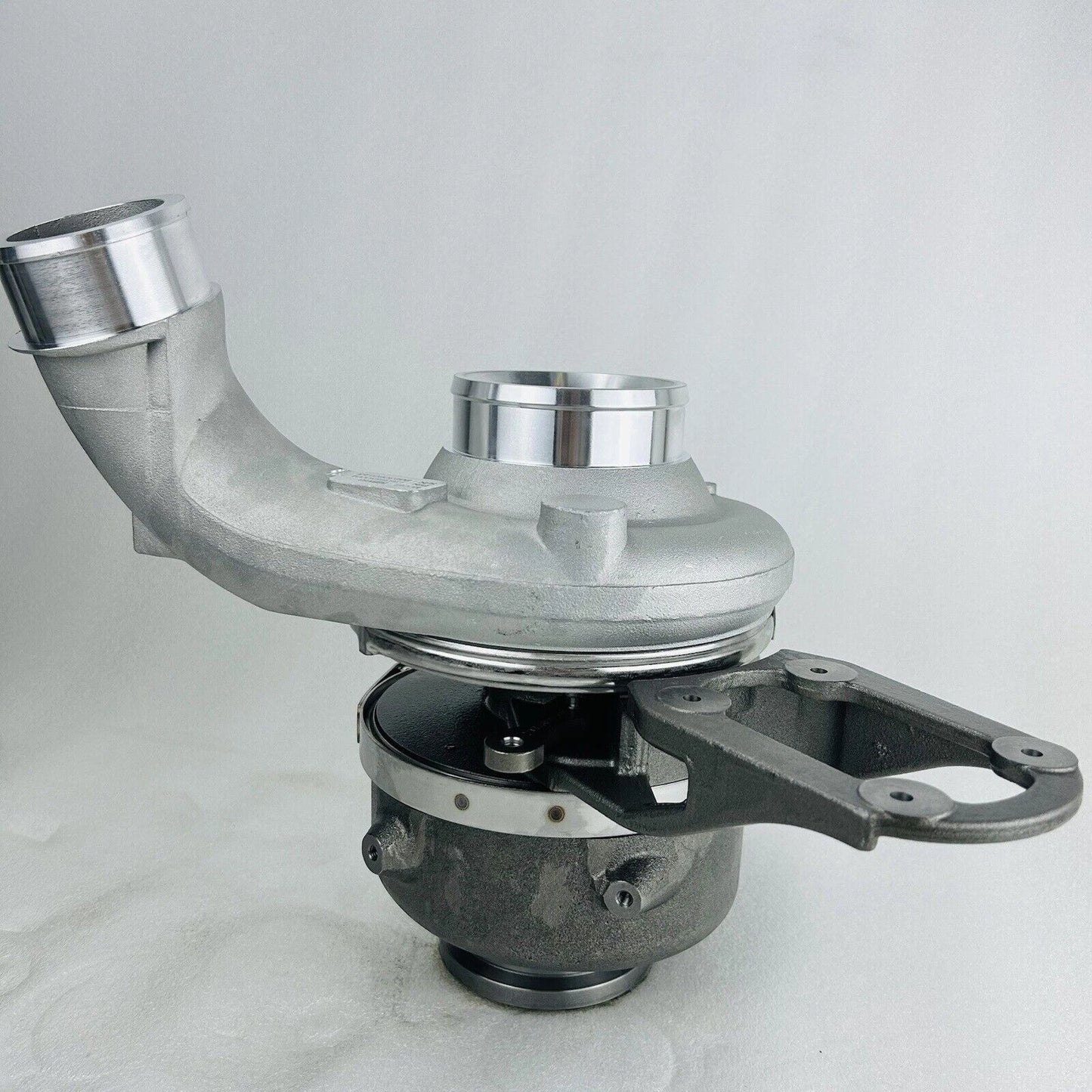 New Turbocharger 12639900001 For B2UV Maxxforce DT466 7.6L