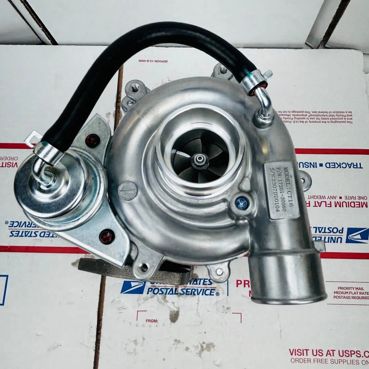NEW Turbo CT16 17201-30080 1720130080 For Toyota Hiace Hilux CT FTV-2KD