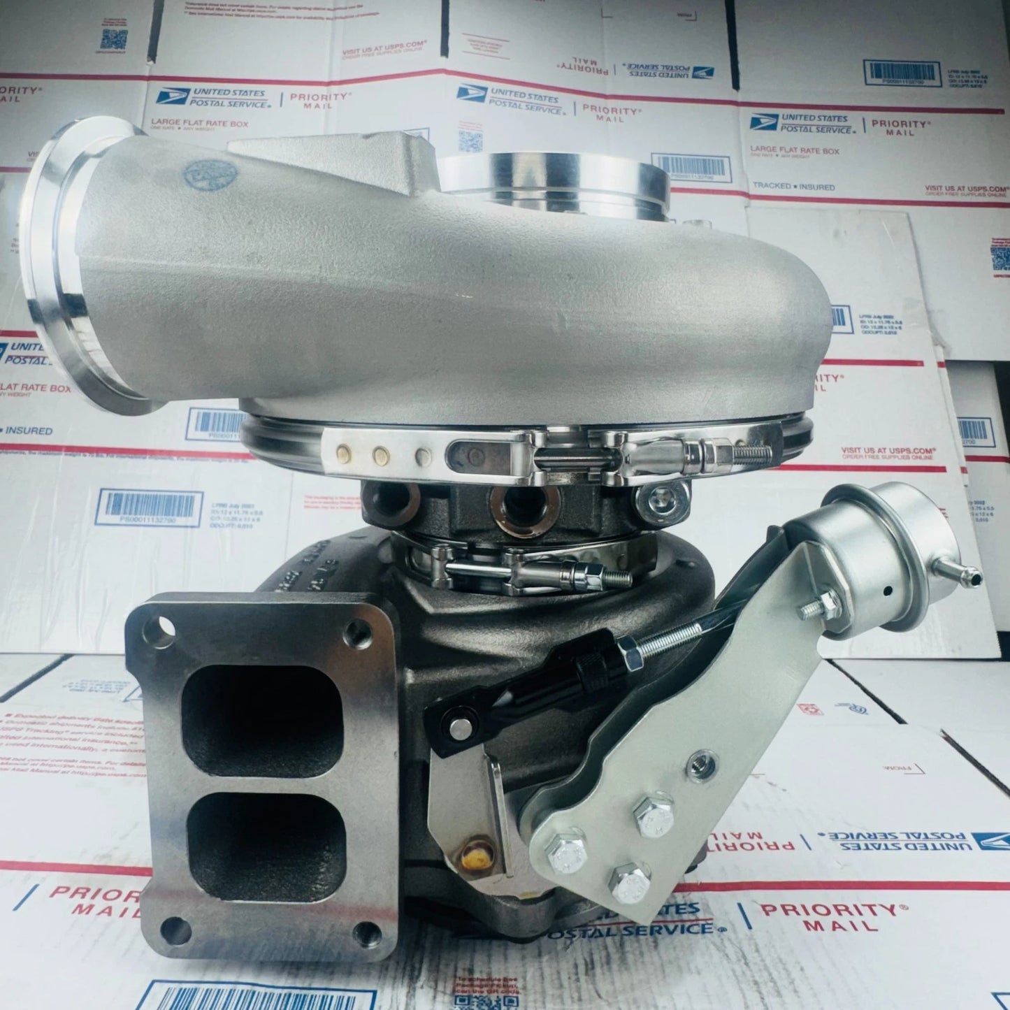 Turbocharger 17352322 VOE17352322 3786248 5351545 For HE500WG Volvo EC950E D16