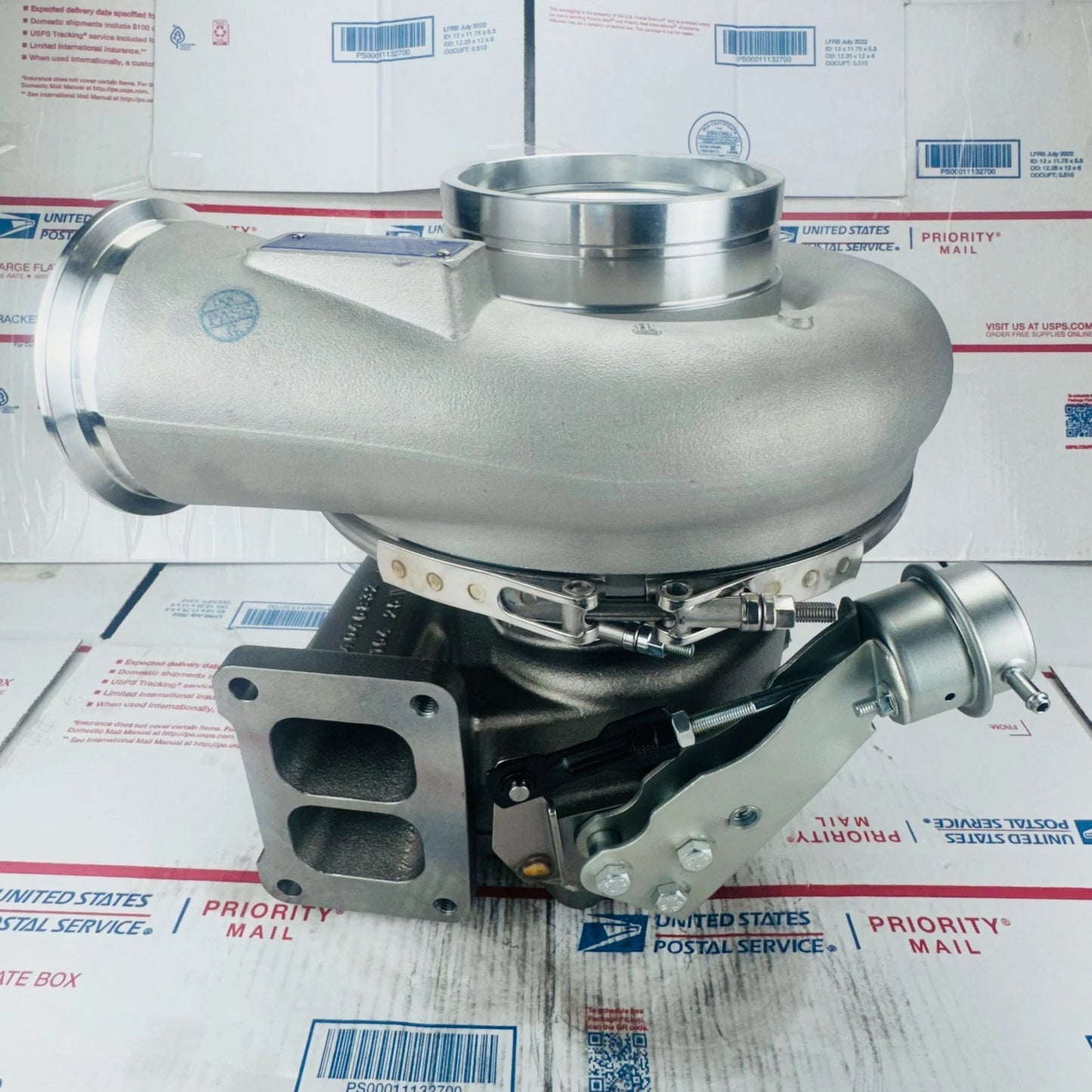 Turbocharger 17352322 VOE17352322 3786248 5351545 For HE500WG Volvo EC950E D16