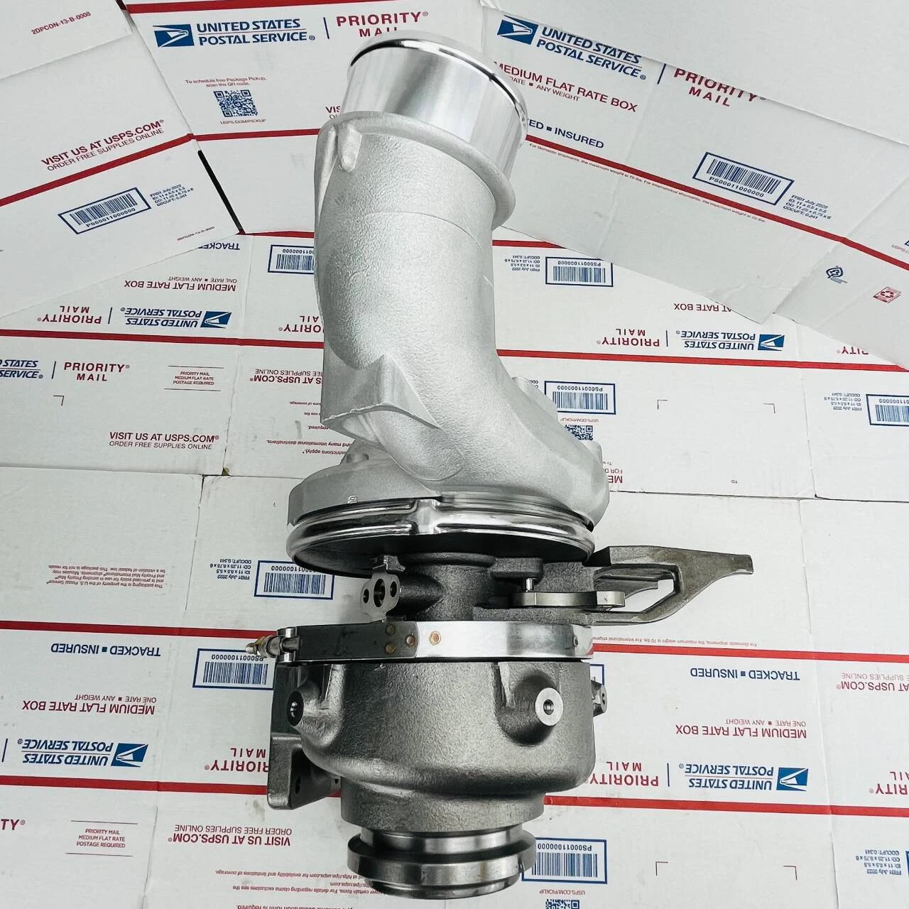 New Turbocharger 177325 For International Navistar MaxxForce DT466 B2UV-63