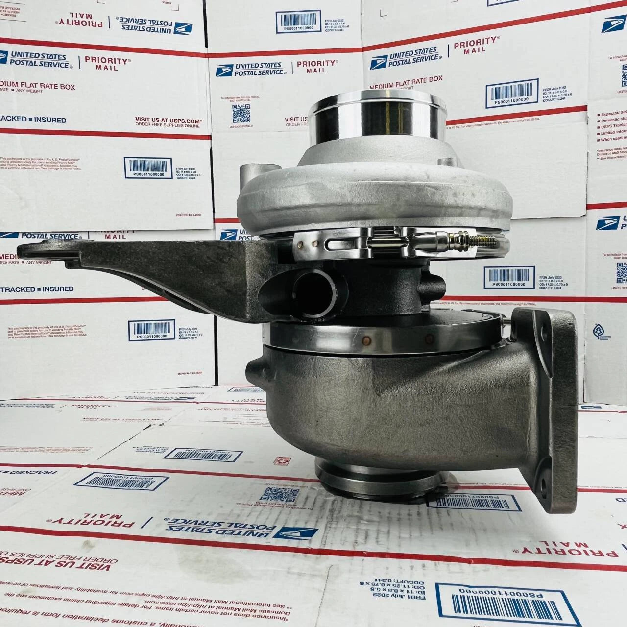 New Turbocharger 177325 For International Navistar MaxxForce DT466 B2UV-63