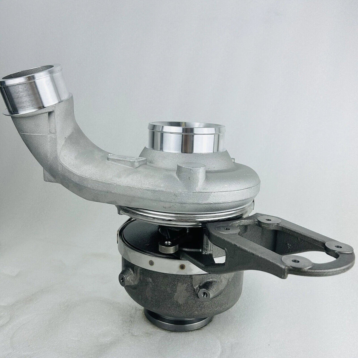 B2UV63 Turbo For International Truck DT466 7.6L 177533 12639700001 177534 I326