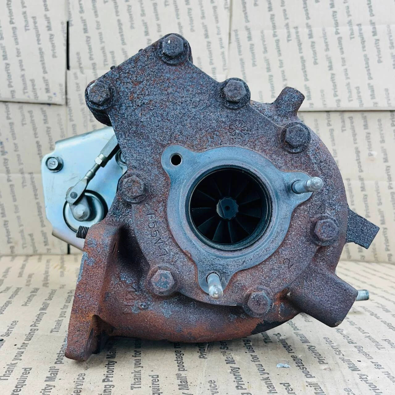 Turbo 8982490470 V-A40026 For RHF55V Isuzu 4HK1 NPR NRR NQR W5500 VIGT
